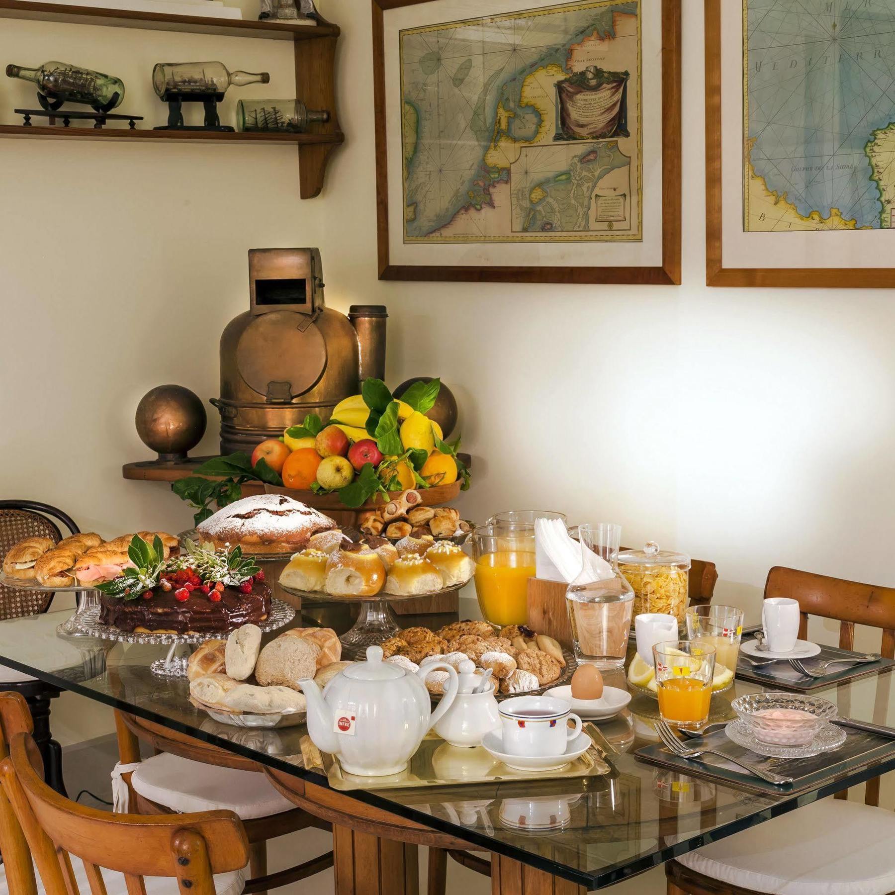 Yacht Club Capo Cervo Suites B&B Sorrento Buitenkant foto