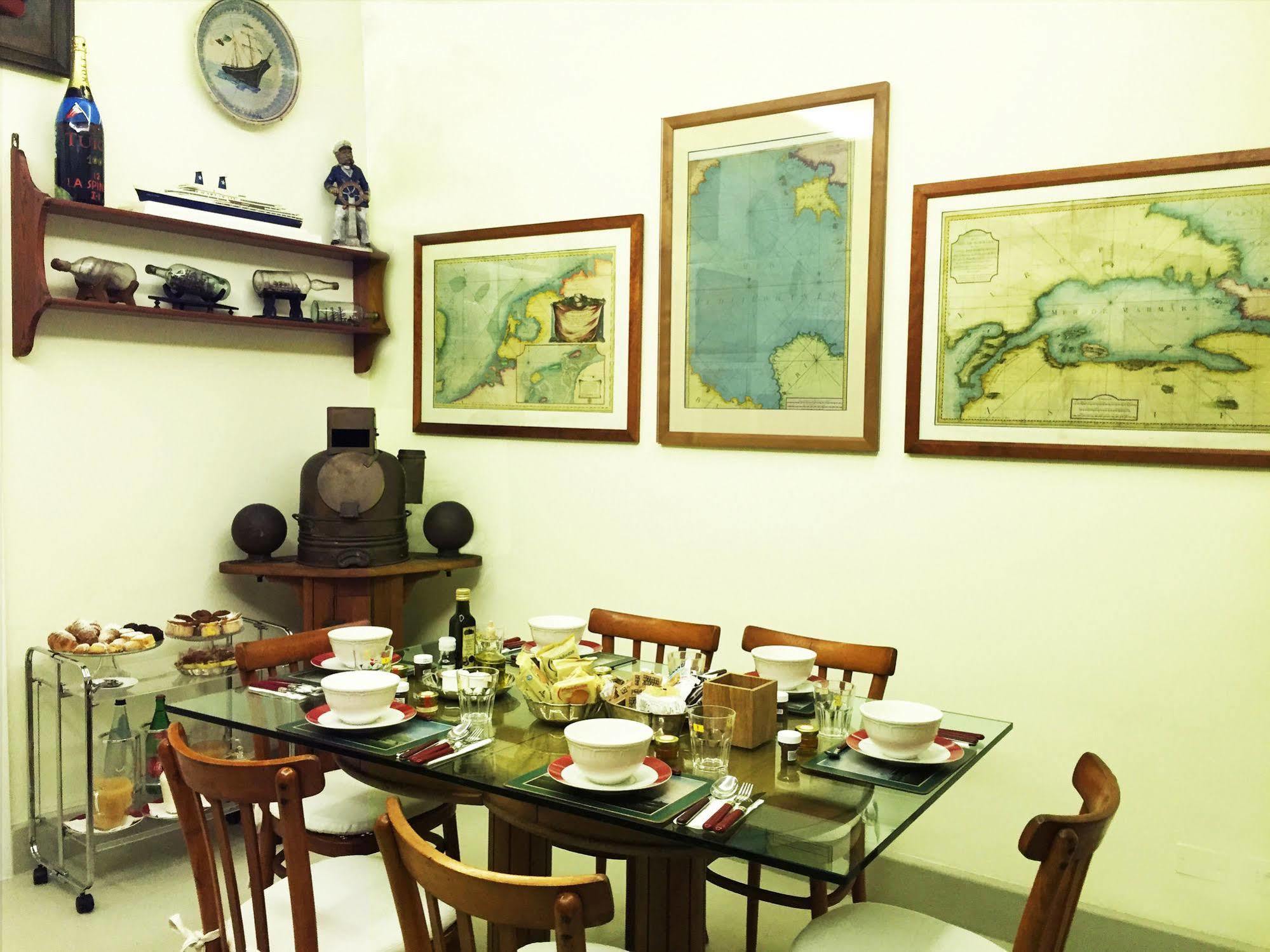 Yacht Club Capo Cervo Suites B&B Sorrento Buitenkant foto
